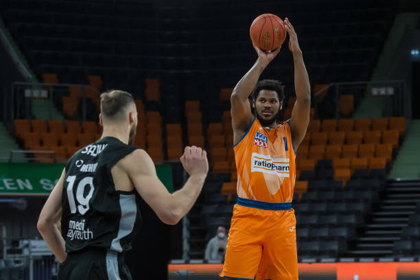 造传播不实 造传播不实