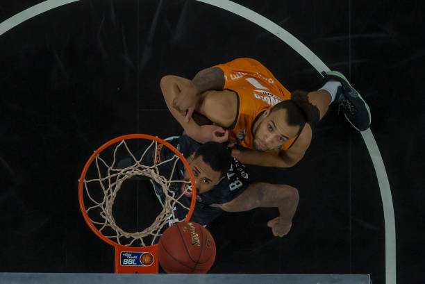 断完善的背 断完善的背